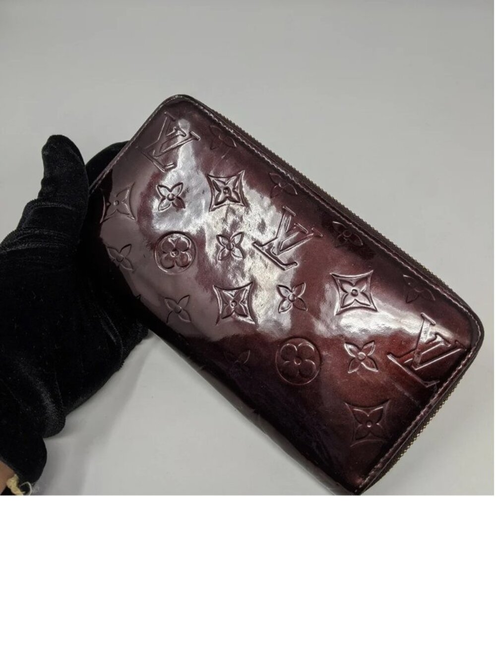 Louis Vuitton Monogram Vernis amaranth wallet zip